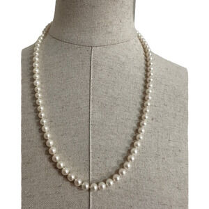 14K Freshwater Pearl Strand Knotted 4mm 22”